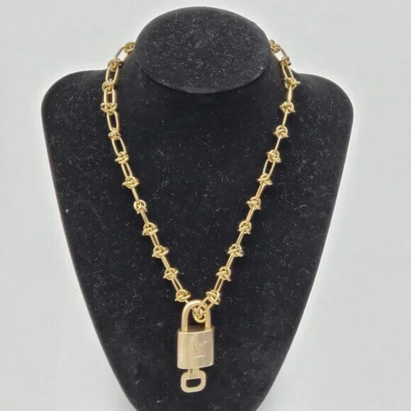 Louis Vuitton Gold Padlock w/Unbranded Stainless Steel 18k Plated Chain&Bracelet - Picture 13 of 13